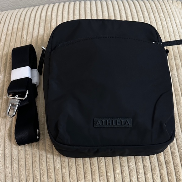 Athleta- Vertical Crossbody Bag NWOT - Picture 2 of 10